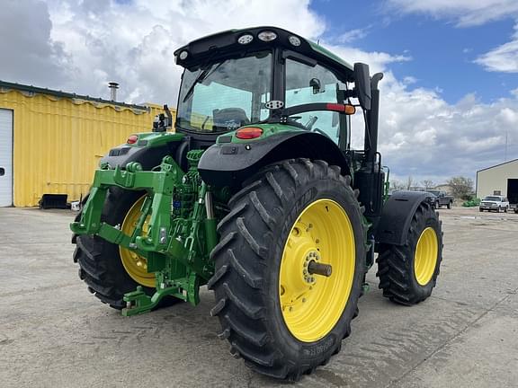Image of John Deere 6R 215 equipment image 4