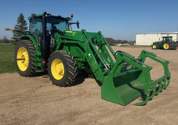 Image of John Deere 6R 215 equipment image 2