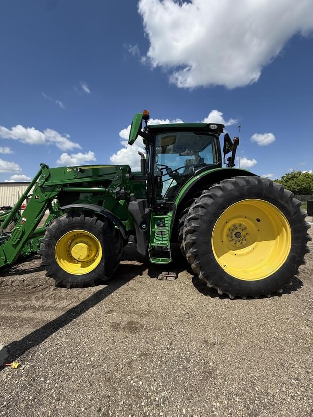 Image of John Deere 6R 215 equipment image 2