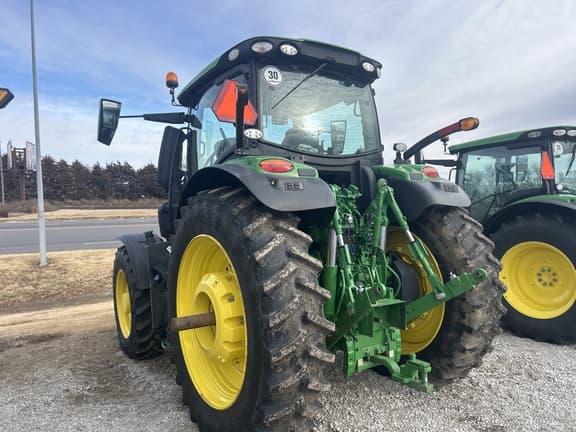 Image of John Deere 6R 230 equipment image 3