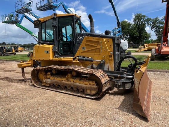 2022 John Deere 700L XLT Equipment Image0