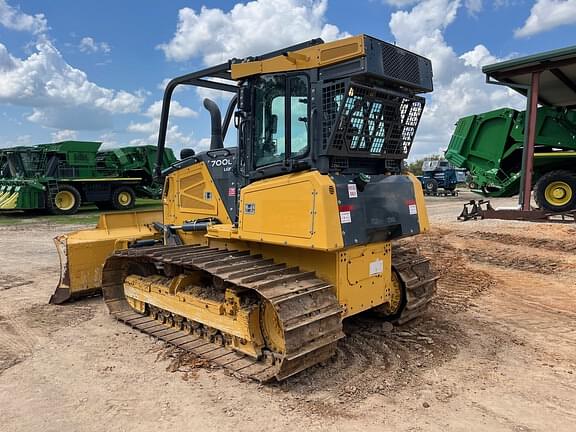 Image of John Deere 700L LGP equipment image 2