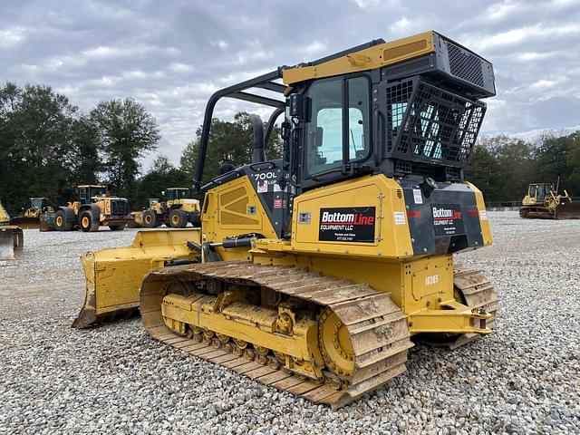 Image of John Deere 700L LGP equipment image 1