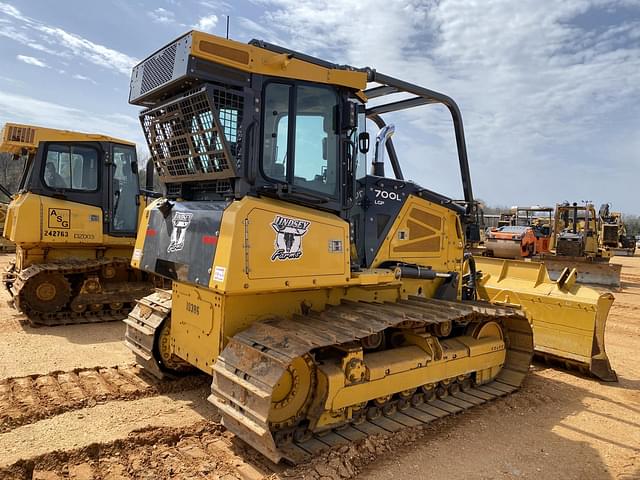 Image of John Deere 700L LGP equipment image 2