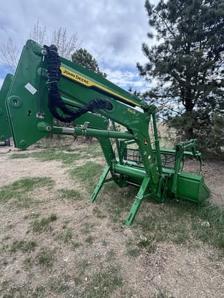 Image of John Deere 700M Primary image