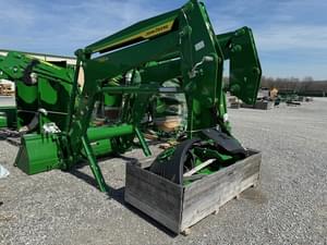 2022 John Deere 700M Image