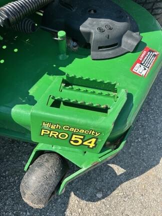 Image of John Deere Z720E equipment image 1