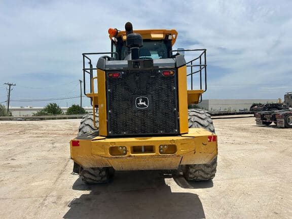 Image of John Deere 724P equipment image 3