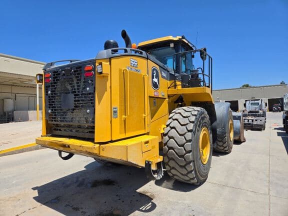 Image of John Deere 744L equipment image 3