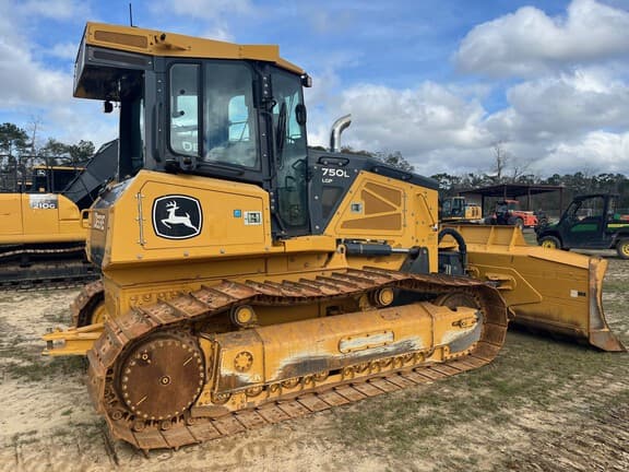 Image of John Deere 750L equipment image 1