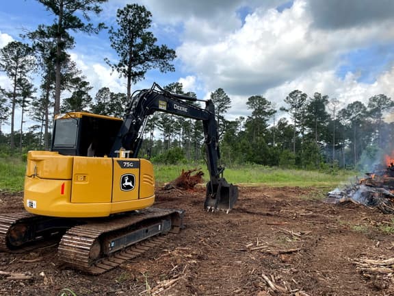 Image of John Deere 75G equipment image 3
