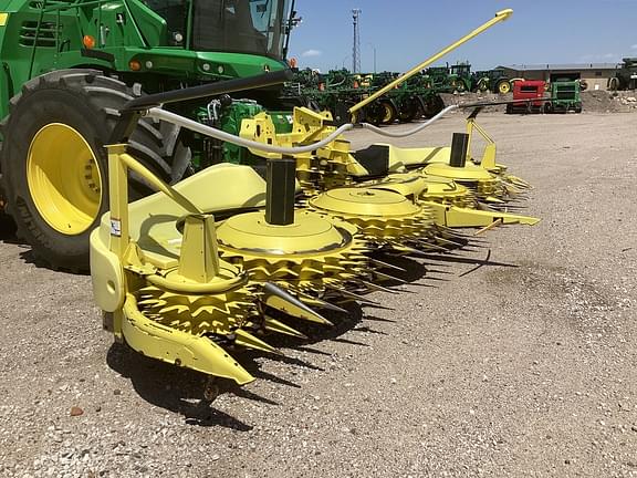 Image of John Deere 770 Primary image