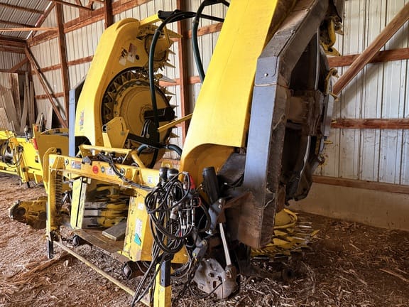 2022 John Deere 770 Equipment Image0