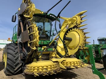 Main image John Deere 770