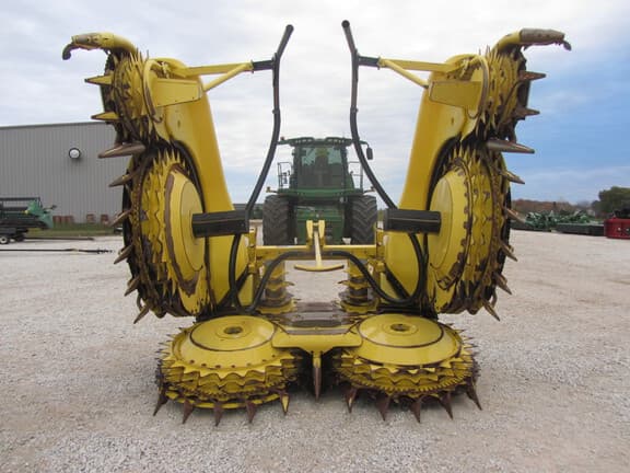 Image of John Deere 770 equipment image 1