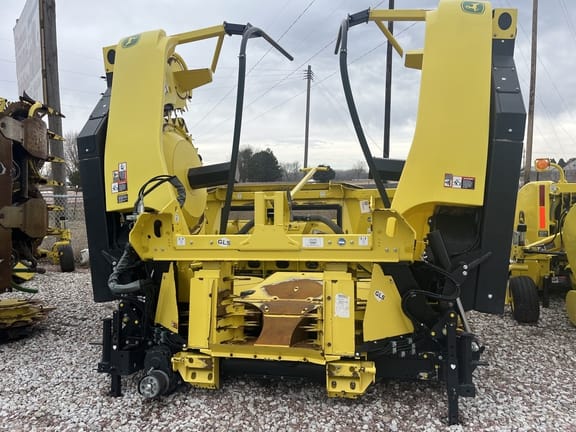 Main image John Deere 770