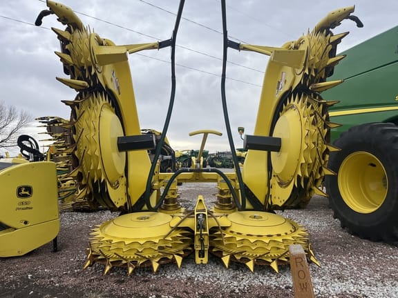 Main image John Deere 770