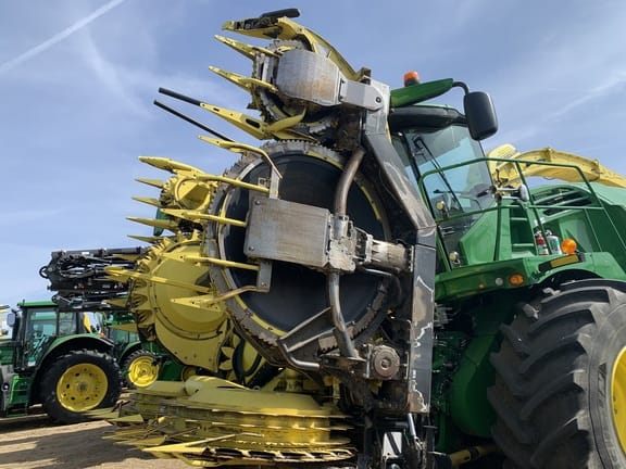 Main image John Deere 770