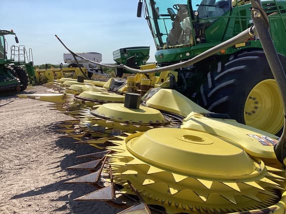 Image of John Deere 772 equipment image 4