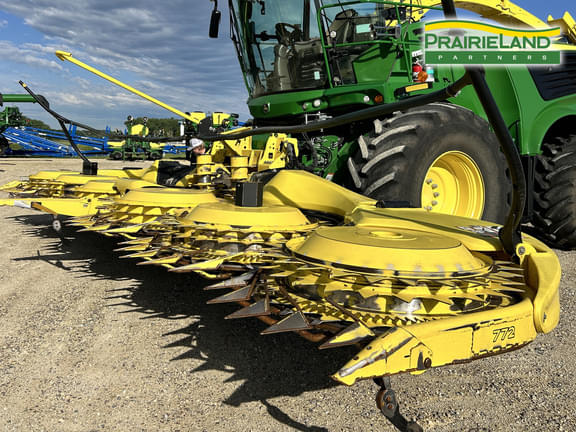 Image of John Deere 772 equipment image 1