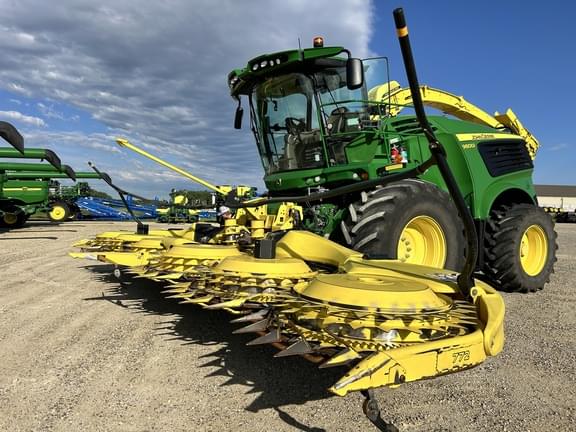 Image of John Deere 772 equipment image 1