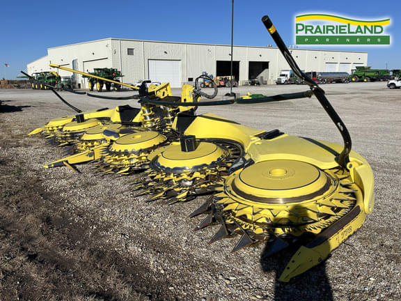 Image of John Deere 772 equipment image 1