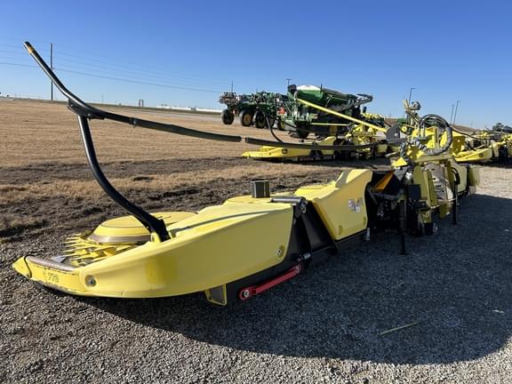 Image of John Deere 772 equipment image 4