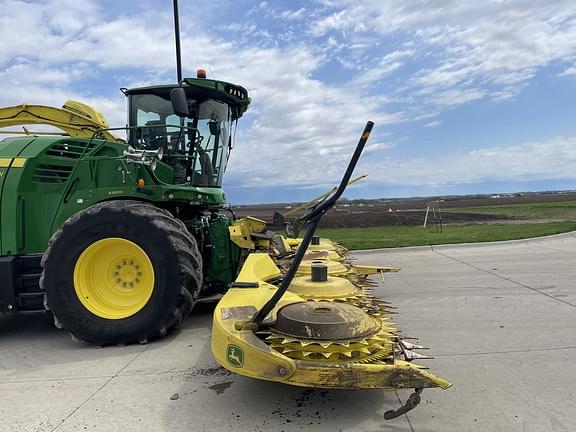 Image of John Deere 772 equipment image 2