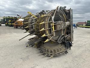 2022 John Deere 772 Image