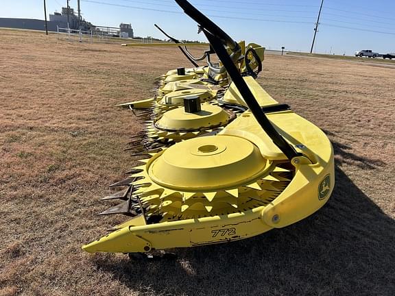 Image of John Deere 772 equipment image 4