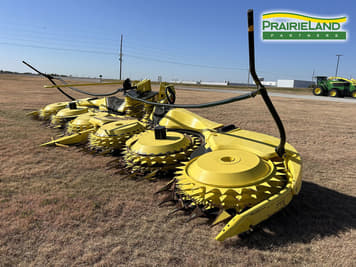 Main image John Deere 772