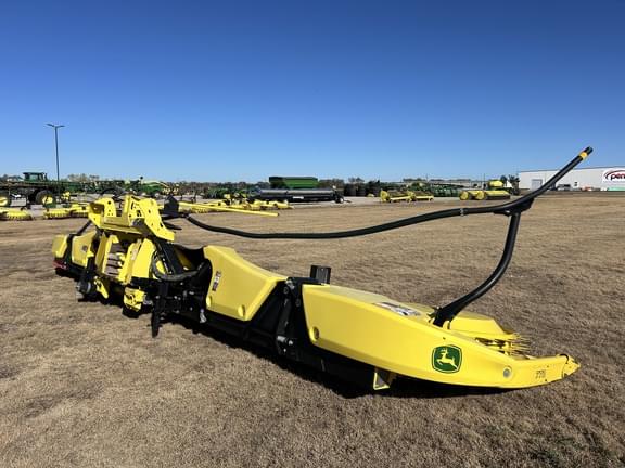 Image of John Deere 772 equipment image 3