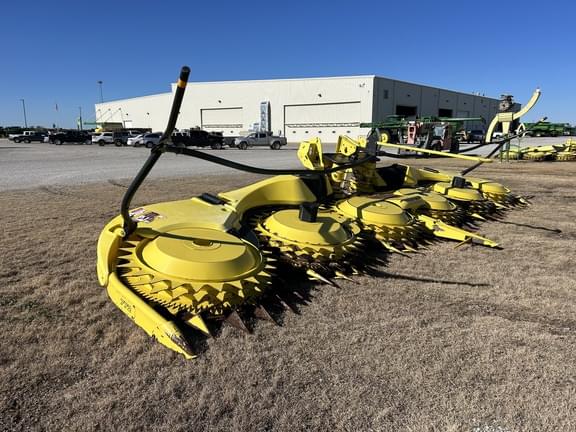 Image of John Deere 772 equipment image 1