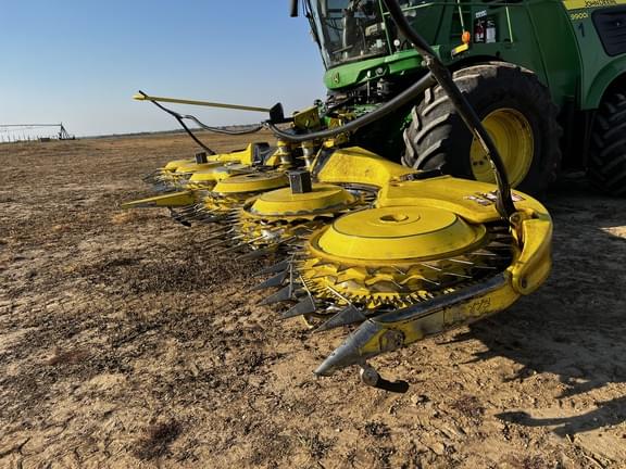 Image of John Deere 772 equipment image 1