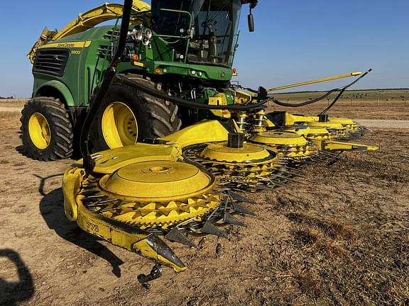 Image of John Deere 772 equipment image 4