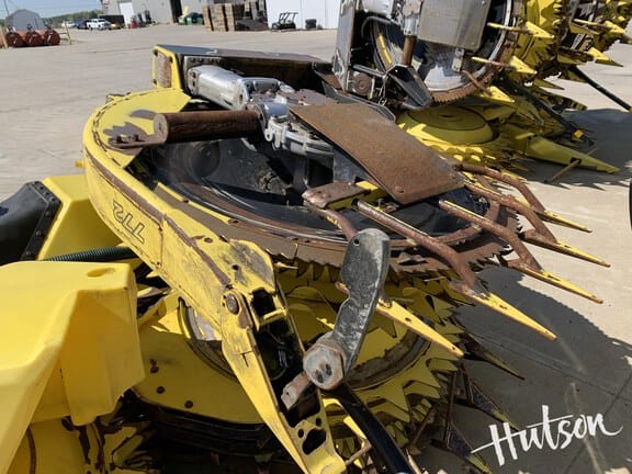 2022 John Deere 772 Equipment Image0