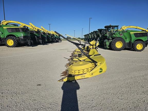 Image of John Deere 772 equipment image 4