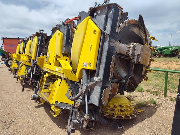 Image of John Deere 772 equipment image 1