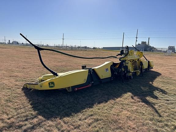 Image of John Deere 772 equipment image 4