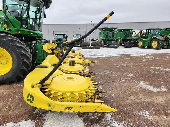 Image of John Deere 772 equipment image 4