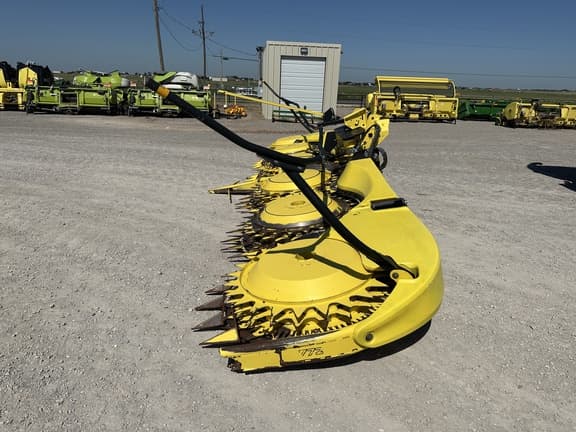 Image of John Deere 772 equipment image 1