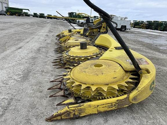 Image of John Deere 772 equipment image 4