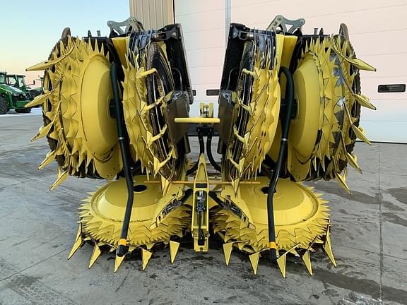 Image of John Deere 772 equipment image 1