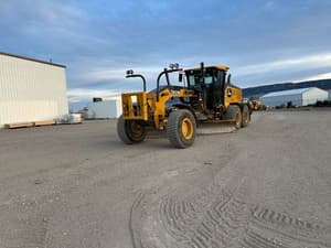 2022 John Deere 772G Image
