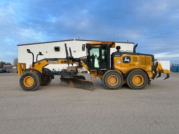 Image of John Deere 772G equipment image 1