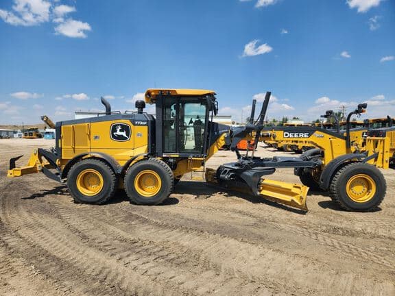 Image of John Deere 772G equipment image 1