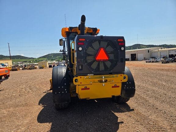 Image of John Deere 772G equipment image 3
