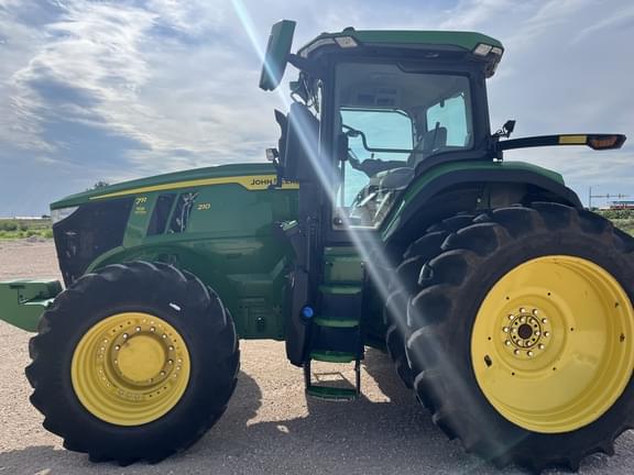 Image of John Deere 7R 210 equipment image 1