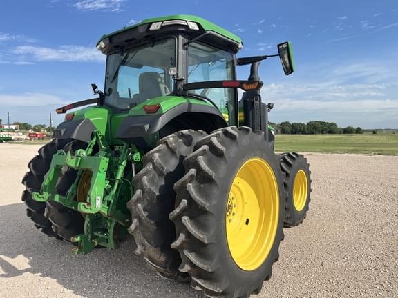 Image of John Deere 7R 210 equipment image 4