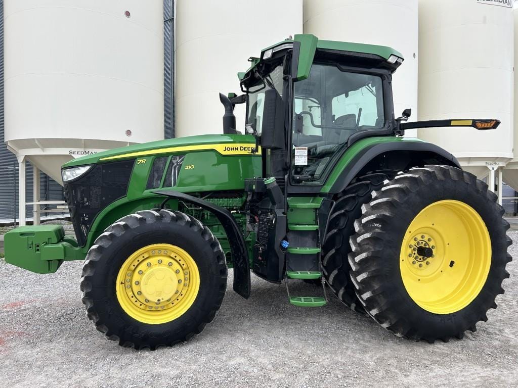 2022 John Deere 7R 210 Equipment Image0